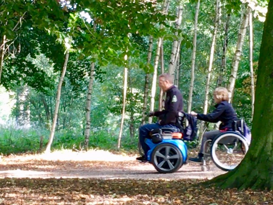 Gehandicaptenraad onderweg in het Schaffelaarsebos